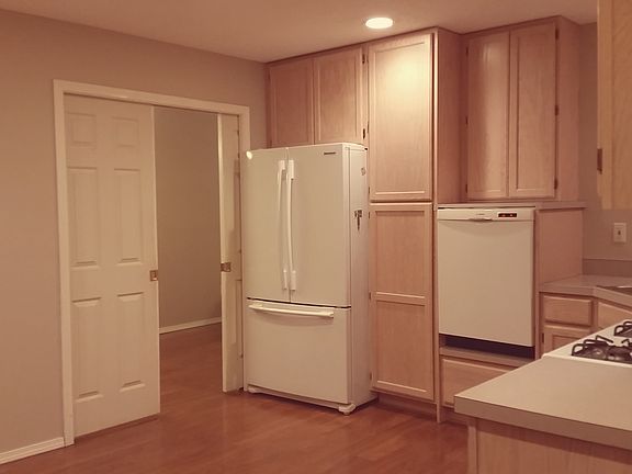 kitc w/ pocket doors