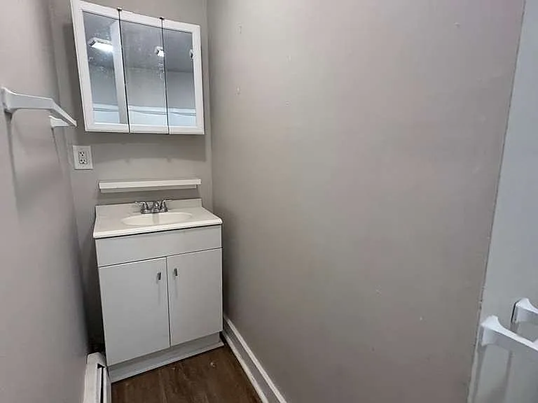 122 Derby Ave #2RR — Photo 8