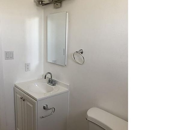 4th image of 1212 W 107th St APT 13