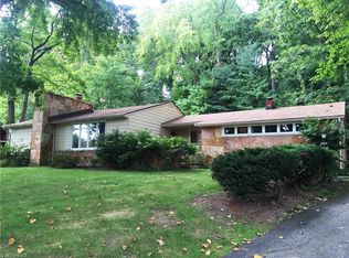 627 Hampshire Rd, Akron, OH 44333