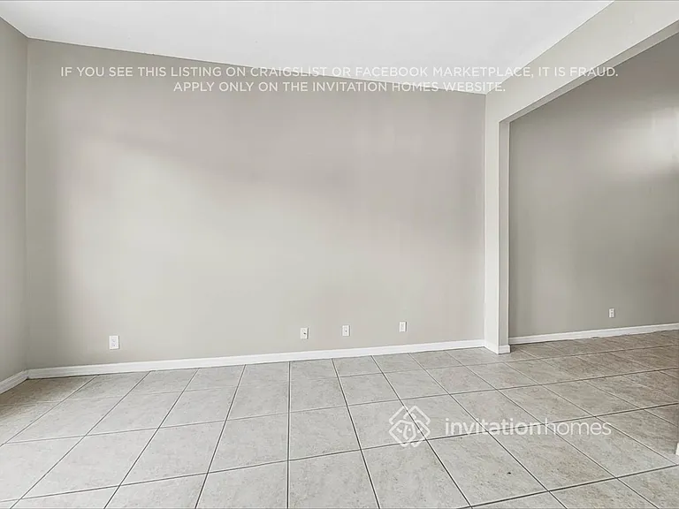 5817 NW 125th Ave — Photo 7
