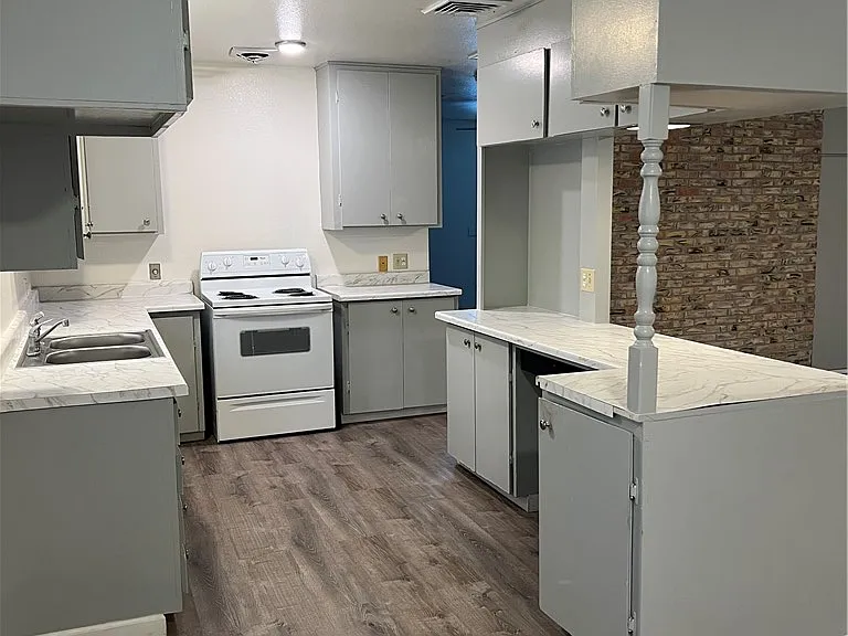2040 Swan Cv N — Photo 8
