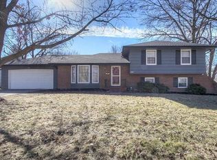 3807 Birchwood Dr, Kansas City, MO 64137