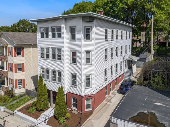 31 Chrome St, Worcester, MA 01604