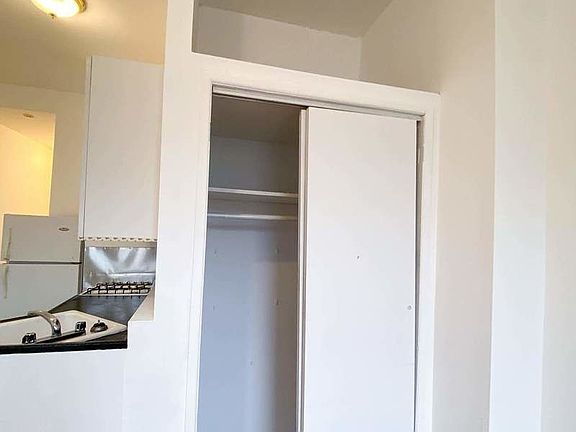 5th image of 631 E 11th St APT 27