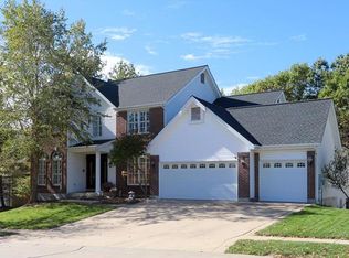 633 Castle Meadows Ct, Ballwin, MO 63021