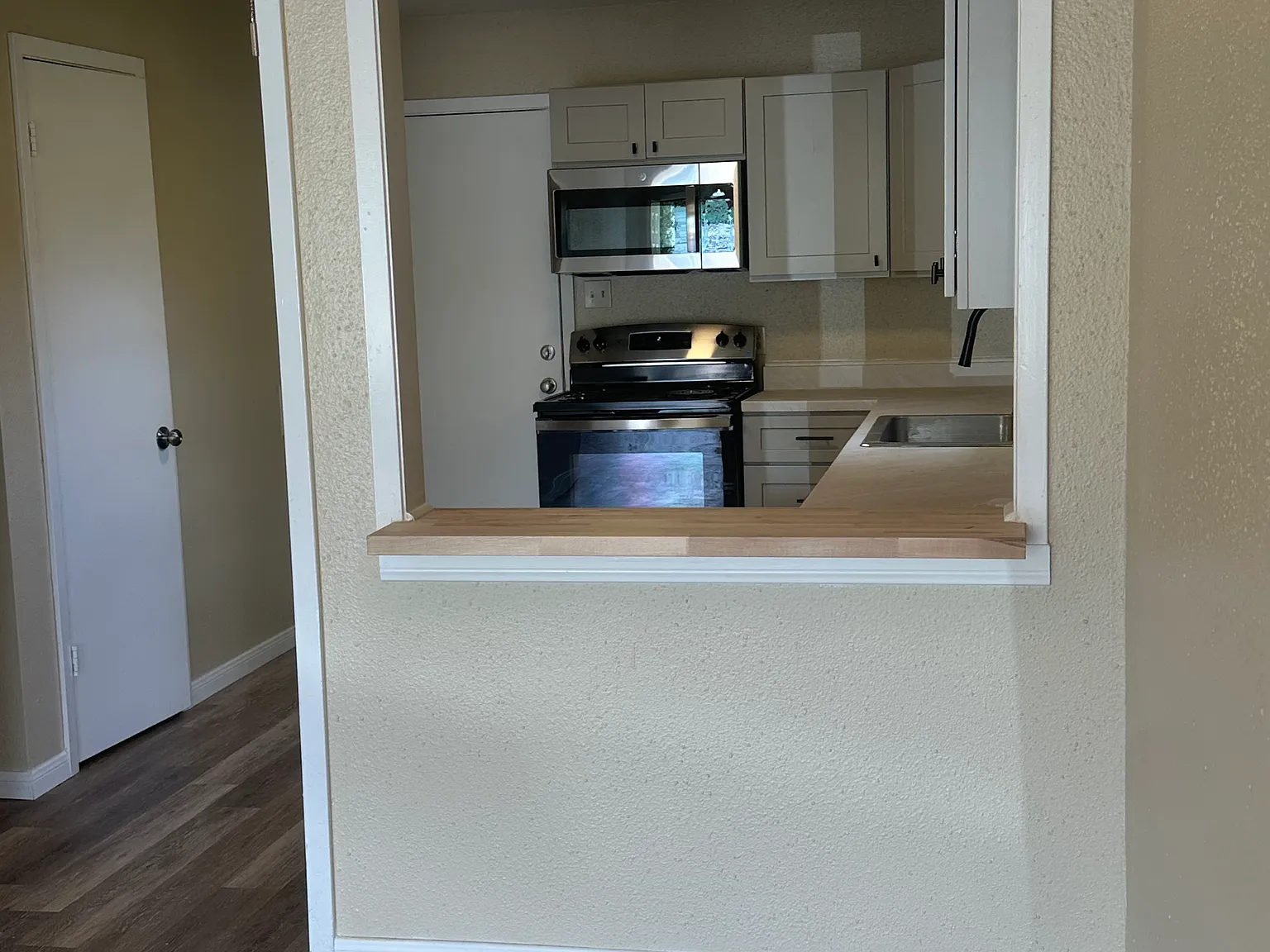 2 bed, 1000 sqft, $995 — Photo 4