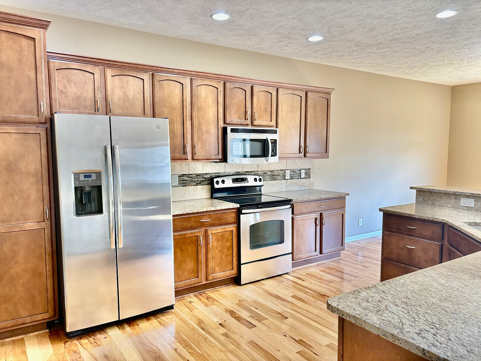 4 bed, 2882 sqft, $2,889 — Photo 3