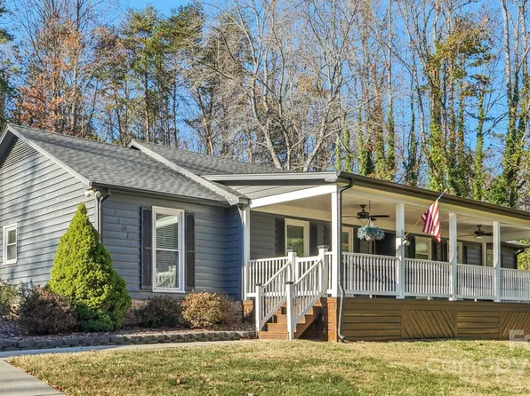 9401 Elvis Dr, Charlotte, NC 28215