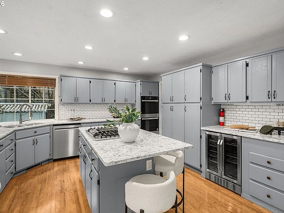 3rd image of 2807 SW 28th Dr