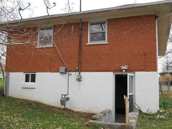 2nd image of 2416 Mirahill Dr