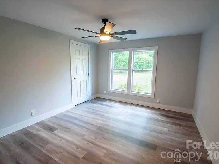 151 Scotsman Dr — Photo 13