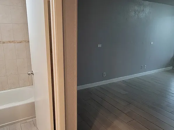 (undisclosed Address), Hollywood, FL 33020