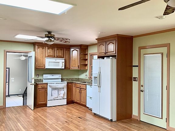 Kitchen, furnished with microwave oven, brand new oven stove, 2 tier dish washers and refrigerator