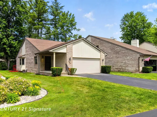 708 Shorefront Cir, Midland, MI 48640