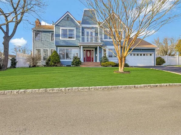 21 Wendover Road, Sayville, NY 11782