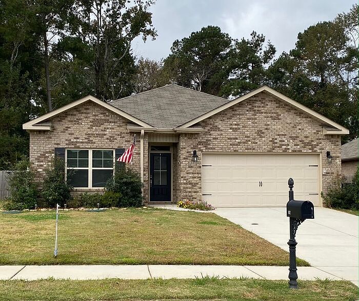 1st image of 102 Oak Path Ln
