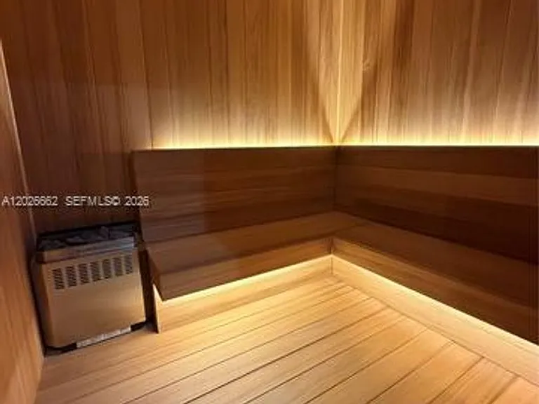 90 NE 32nd St #209 — Photo 26