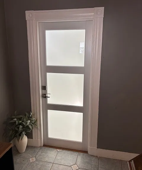 Foyer entry/front door