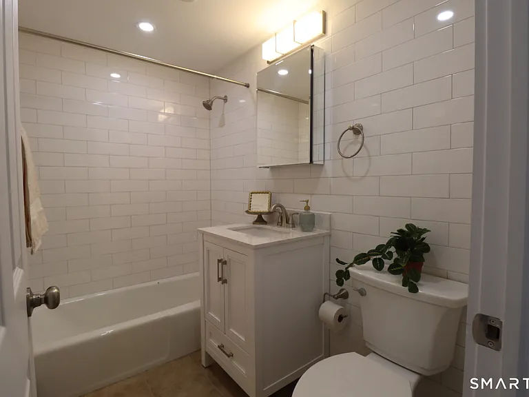 149 Garfield Ave — Photo 4