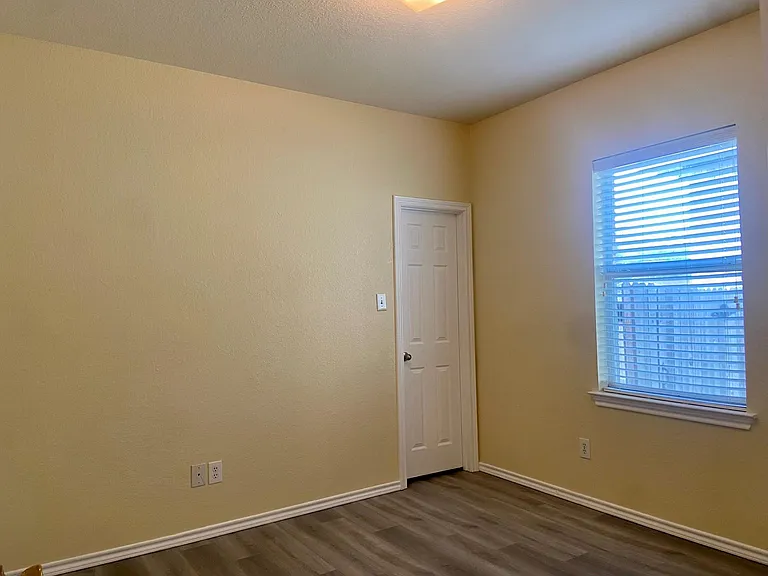 1213 Redman Ave — Photo 14