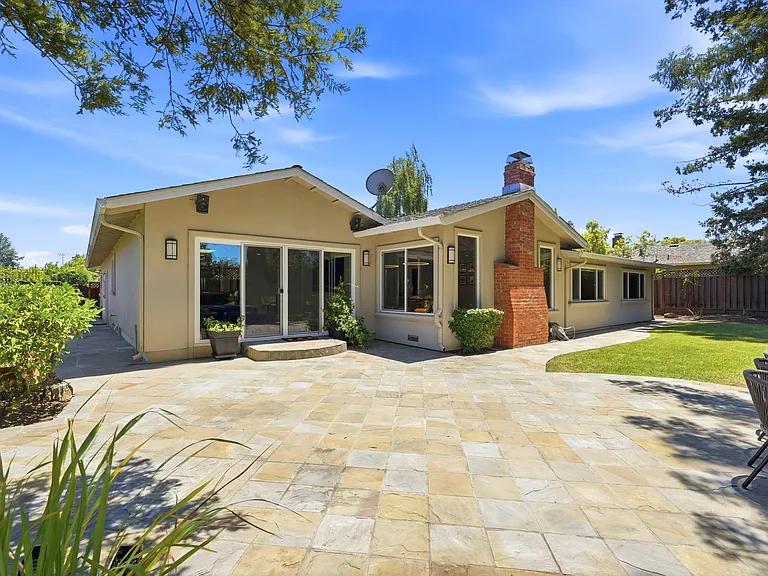260 Chateau Dr — Photo 32