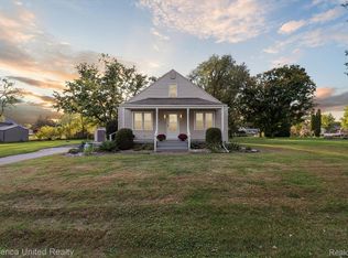 1262 Kettering St, Burton, MI 48509