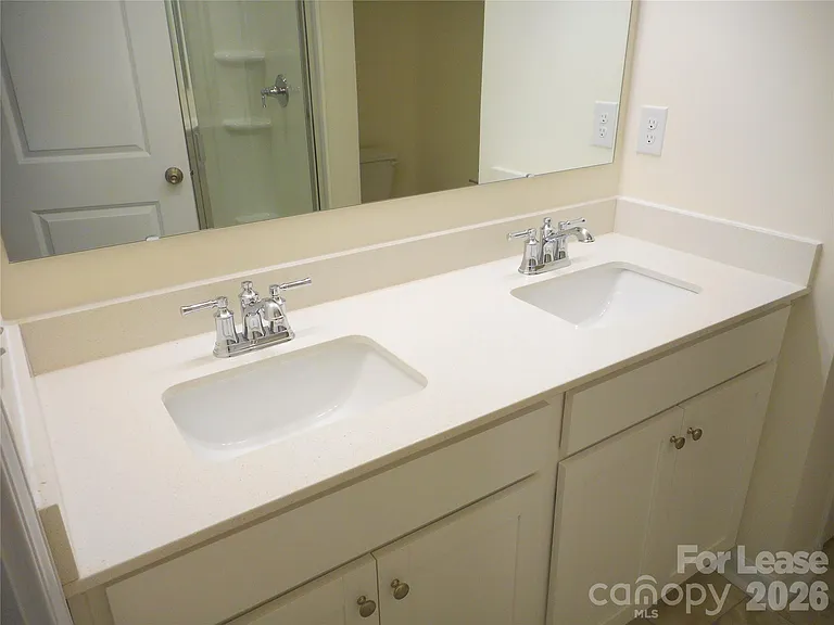2821 Aubrey St — Photo 11