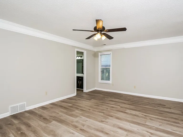 128 Walnut Ridge Ln — Photo 10
