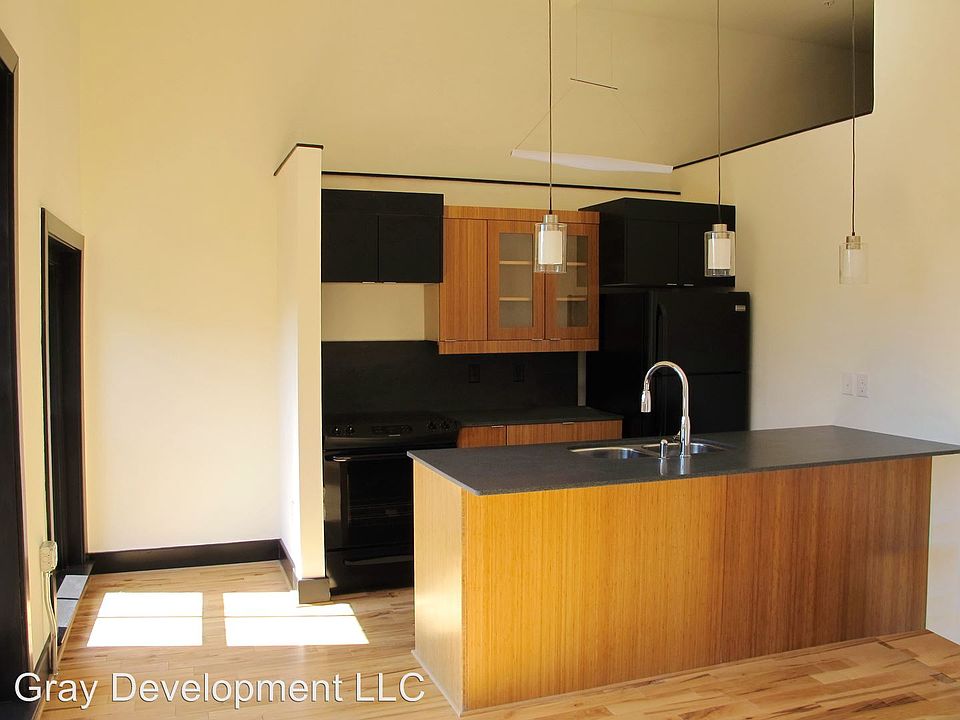 2nd image of 205 E Broad St APT 201