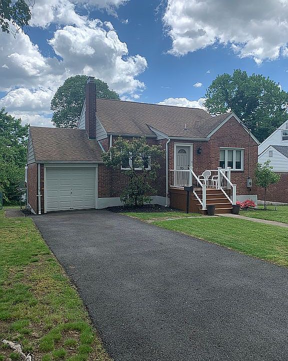 1st image of 97 Watchung Dr