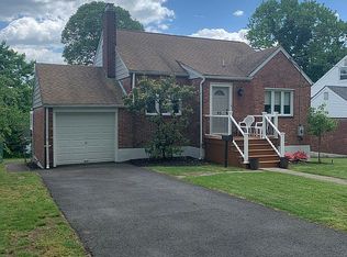 97 Watchung Dr, Hawthorne, NJ 07506