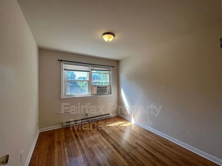 1935 Morehead Ave — Photo 22