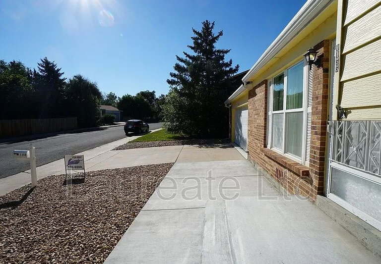 1155 Fern St — Photo 2
