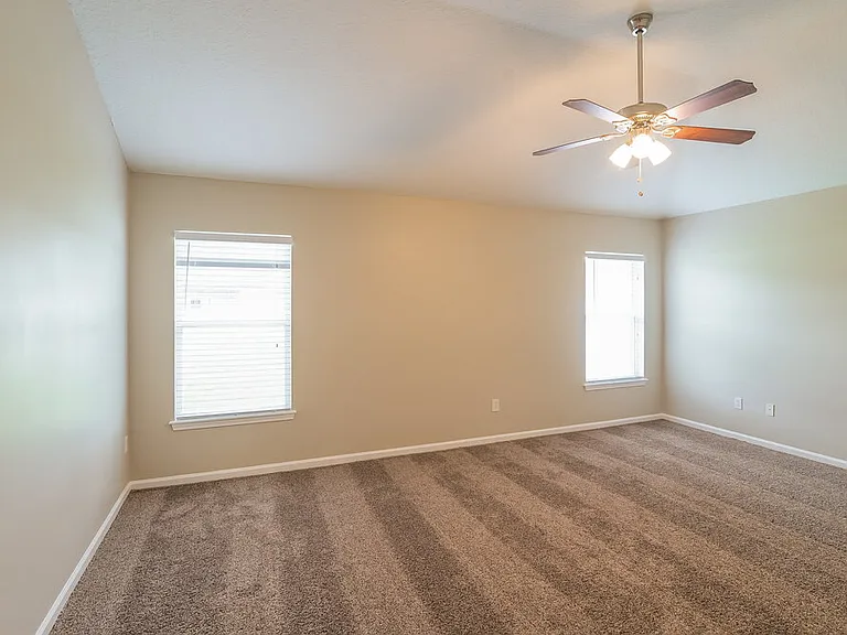 3243 Wandering Oaks Dr — Photo 9