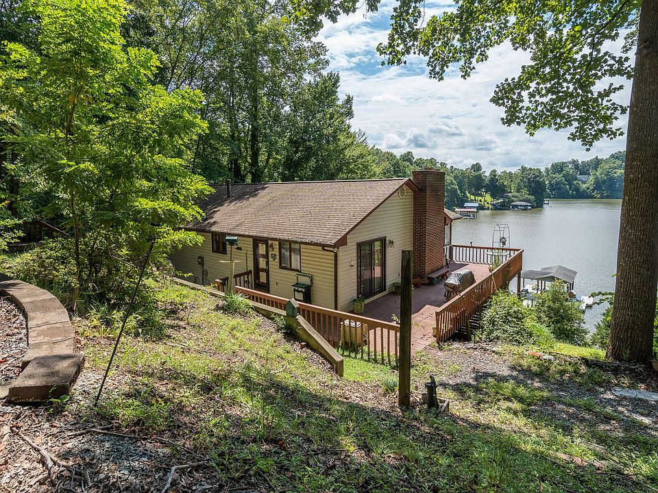1st image of 310 Sleepy Hollow Dr