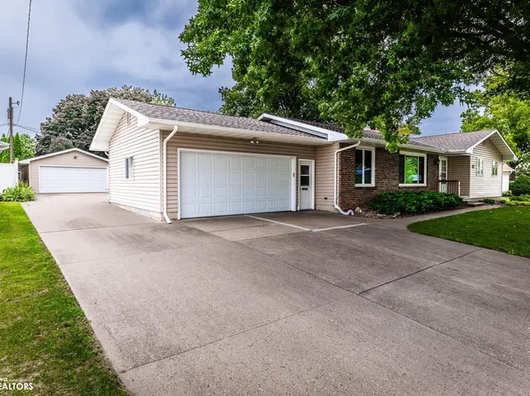 1807 S 3rd Ave, Marshalltown, IA 50158