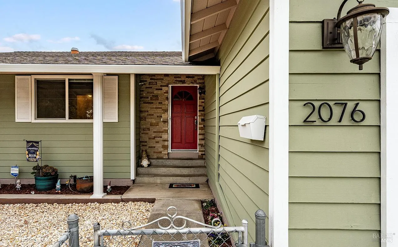 2076 Harrison Street - Photo 3