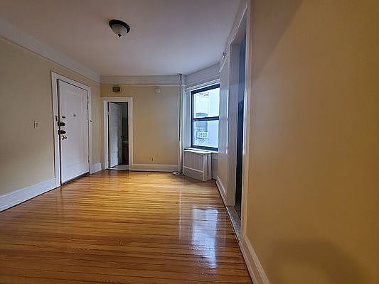 3rd image of 3342 29th St APT 1F
