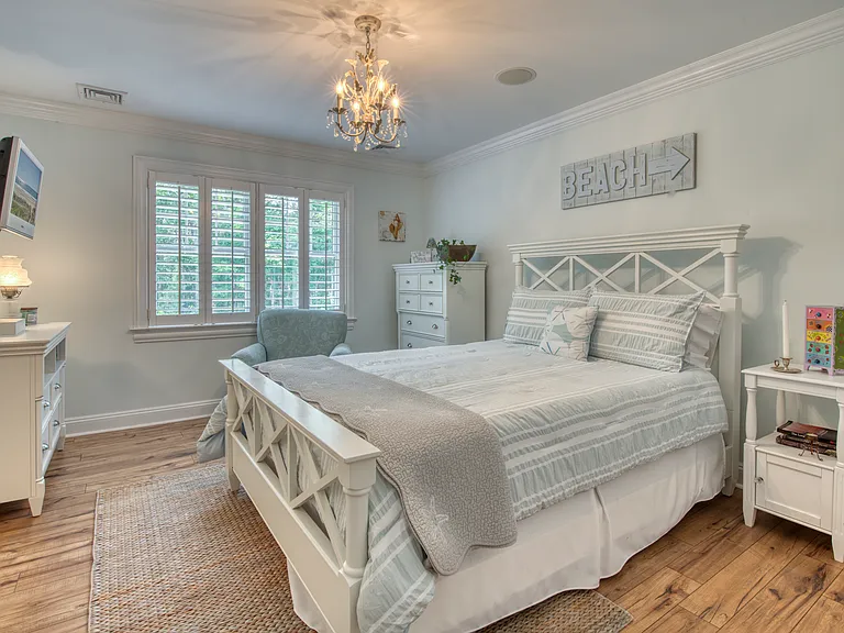 10 Dering Ln — Photo 13