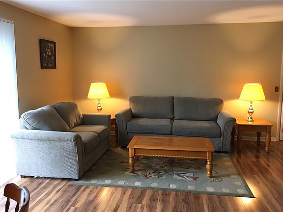 4th image of 220 Elm St APT 423