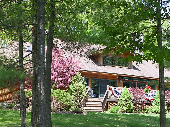 4th image of 28 Evergreen Ln