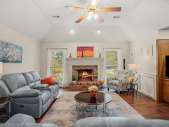 5th image of 1611 Somerset Way