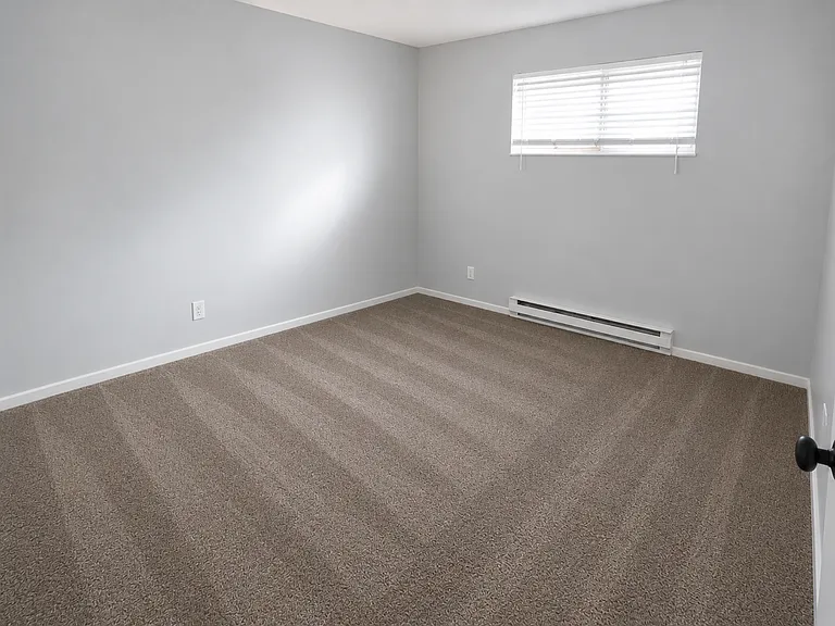 Corby Grove Apartments — Photo 13