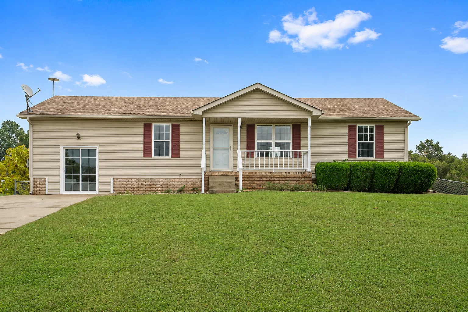 3 bed, 1430 sqft, $1,500 — Photo 1