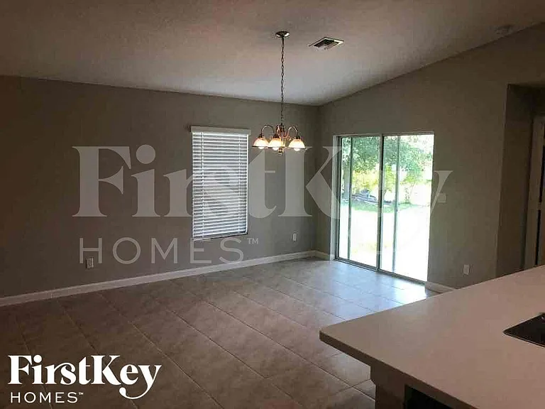 1692 SW Success St — Photo 6