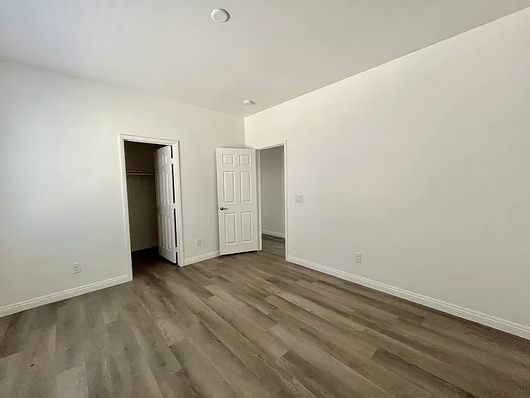 9493 Alma Ridge Ave — Photo 18