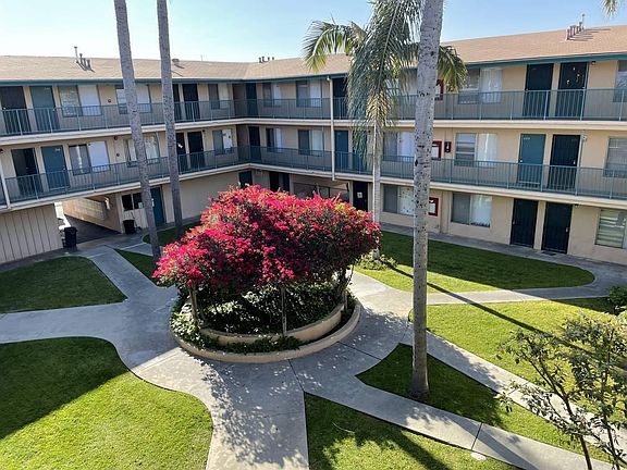3rd image of 9720 Flower St #126