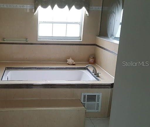 5th image of 545 Pinehurst Cv