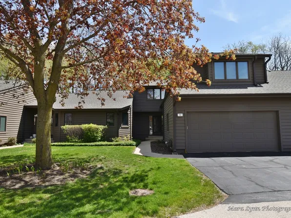 112 Sumac Ct, Saint Charles, IL 60174